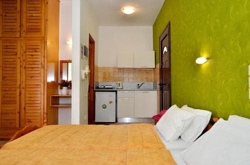 Nicholas Studios & Apartments
