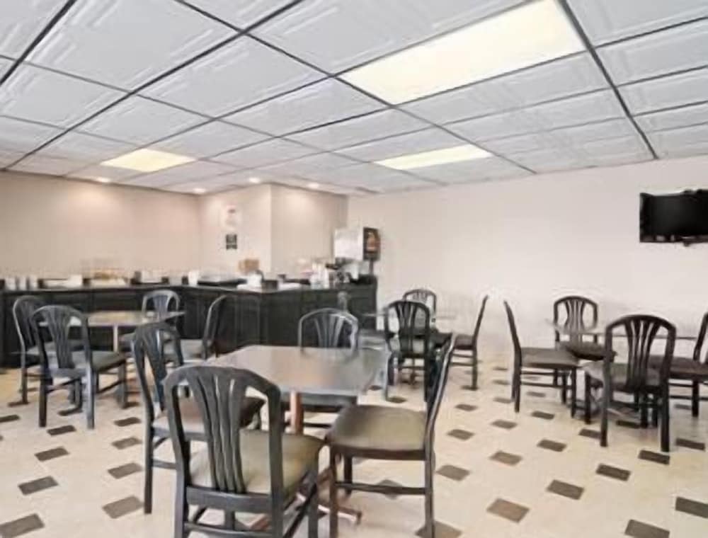 Super 8 by Wyndham Monteagle TN