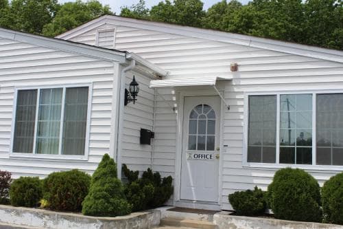 Krystal Penguin Inn