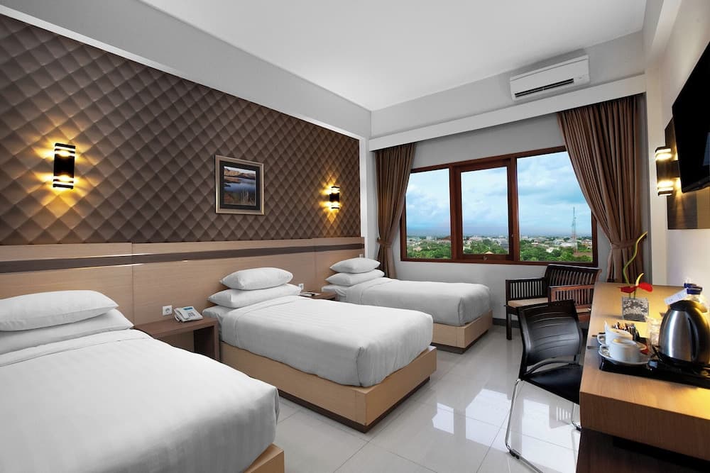 Lombok Raya Hotel
