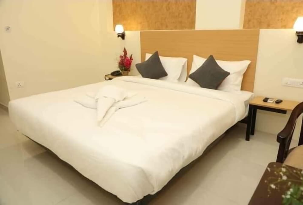 Yatharth Inn