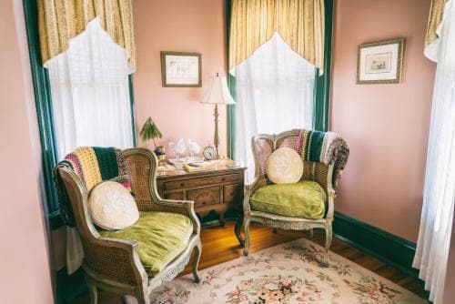 Hummingbird Inn