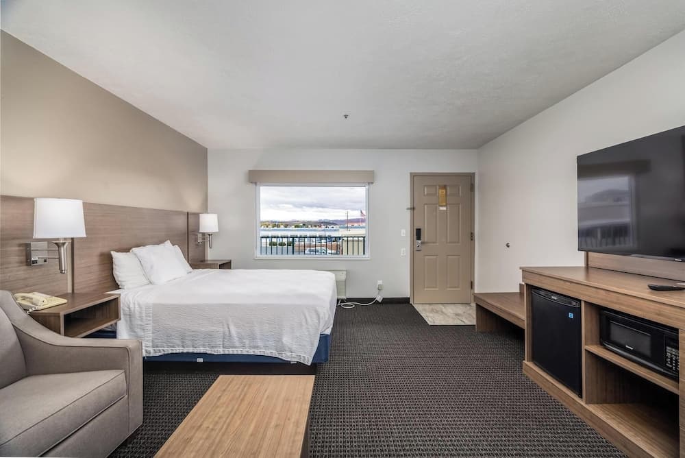 St. George Inn & Suites