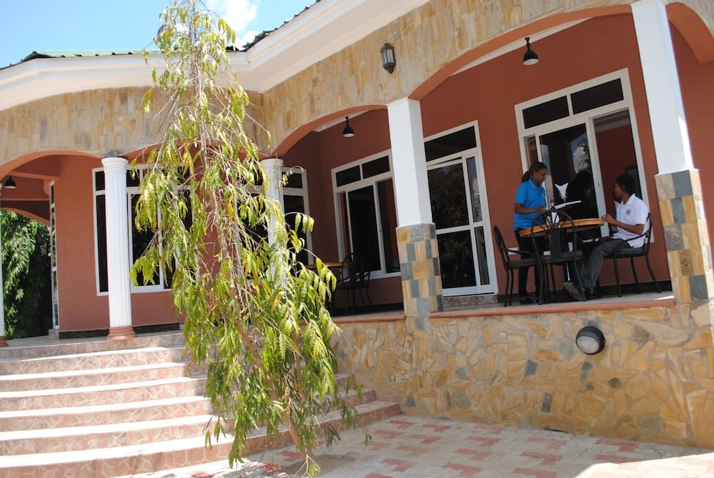 Saruni River Lodge