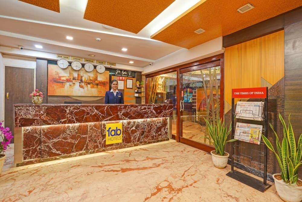 Fabhotel Aura Inn