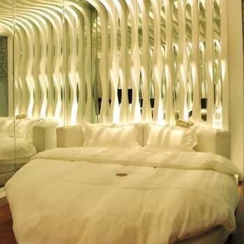 Dinggeman Space Theme Hotel