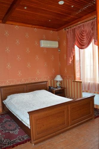 Consul Hotel