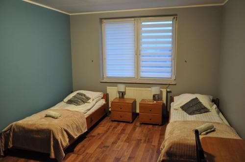 Motel Wig