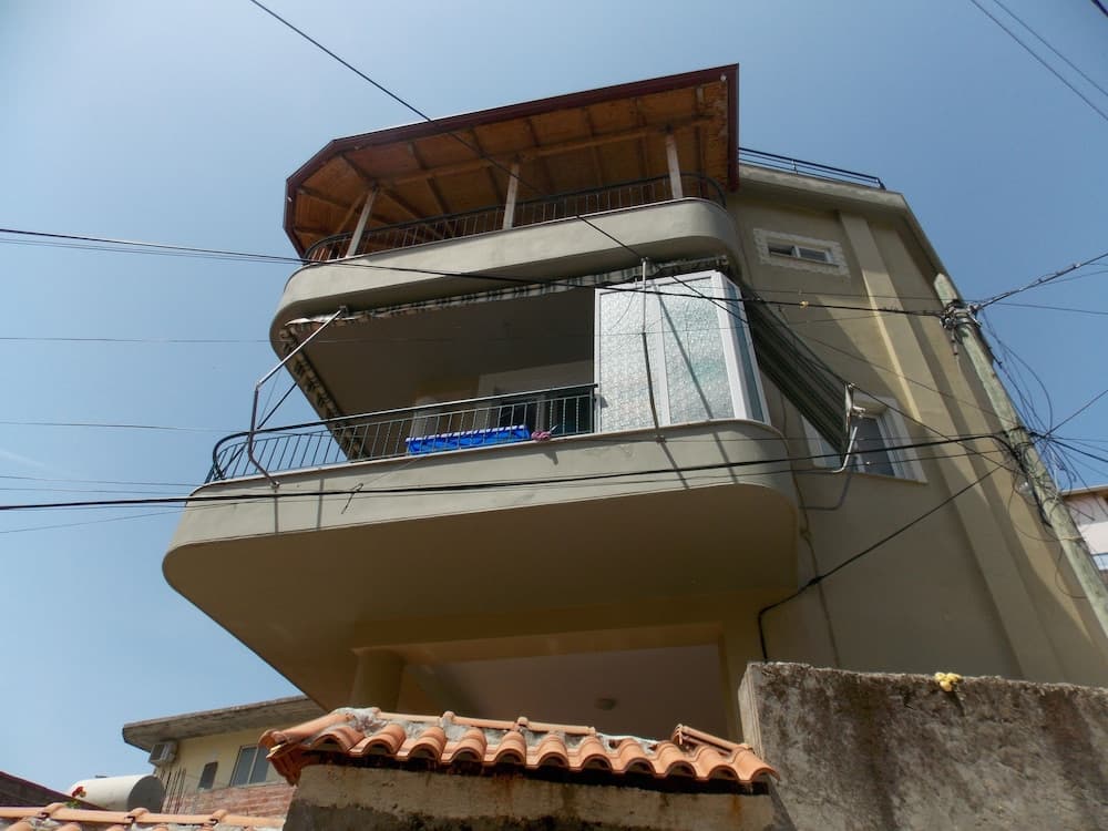 Vila Gjoni