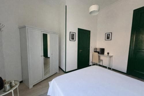 Cosmopolitan B&b