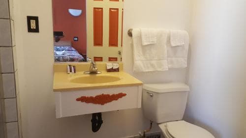 Deluxe Motel