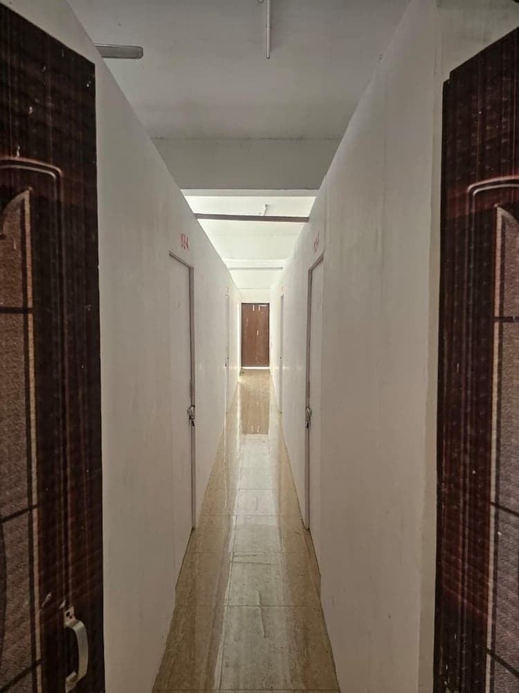 Lama Hotel Barabar