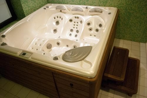 Cestar Apartments