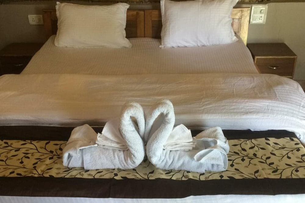 Lazy Bear Resort & Cafe