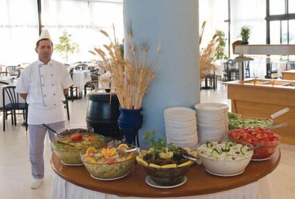 Nina Beach Hotel