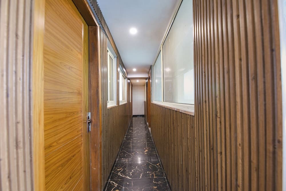 Fabhotel Hari Nagar Ashram