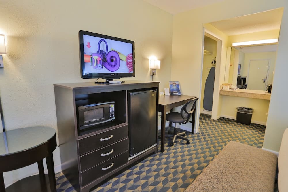 Days Inn by Wyndham Wrightstown