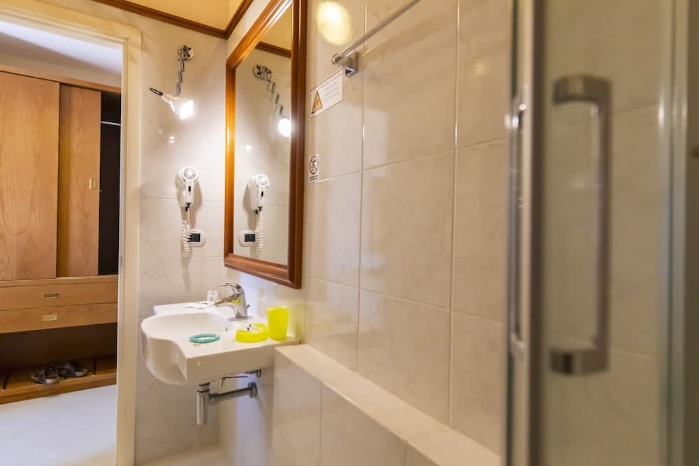 Tropis Hotel