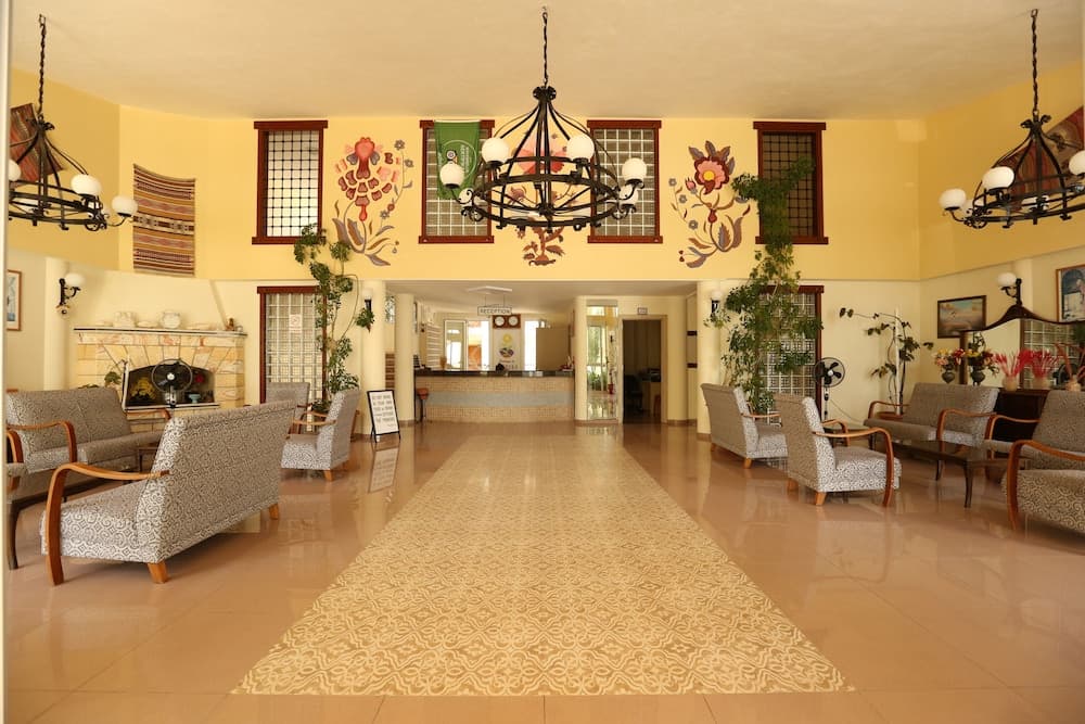 Mavruka Hotel