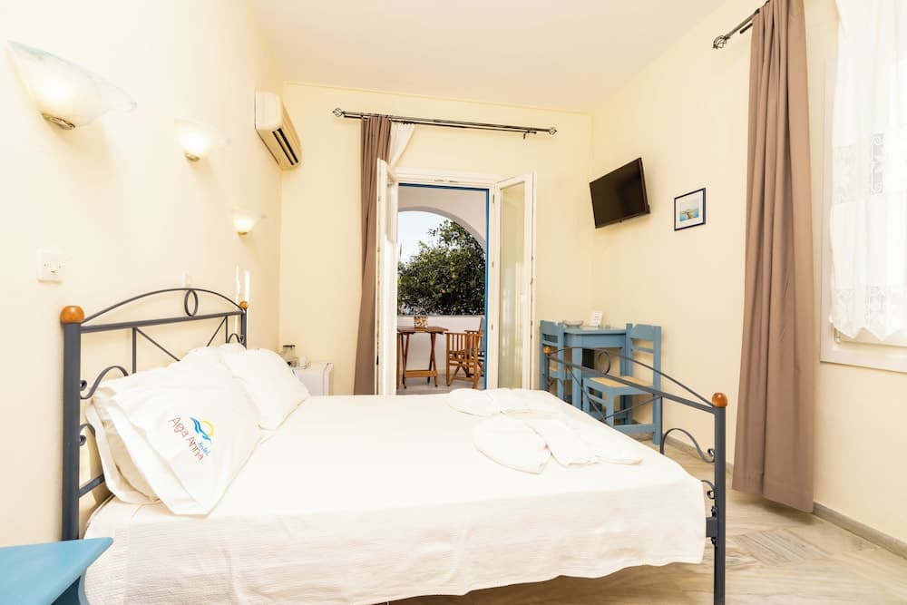 Agia Anna Hotel
