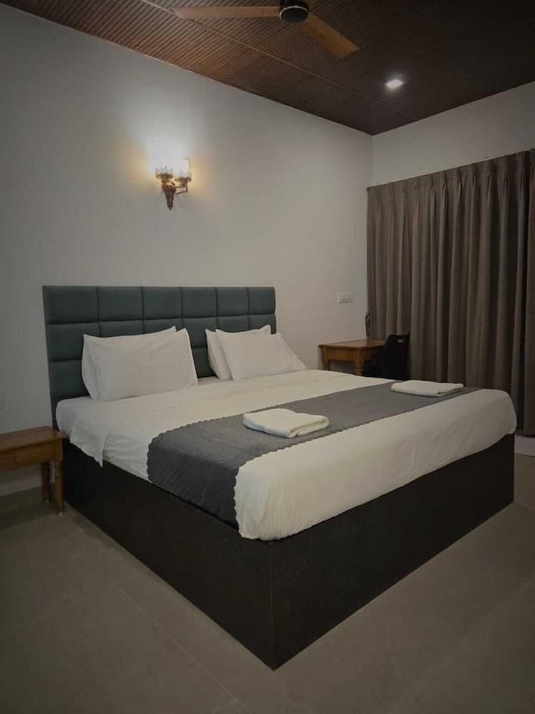 ORANGE SKY INN
