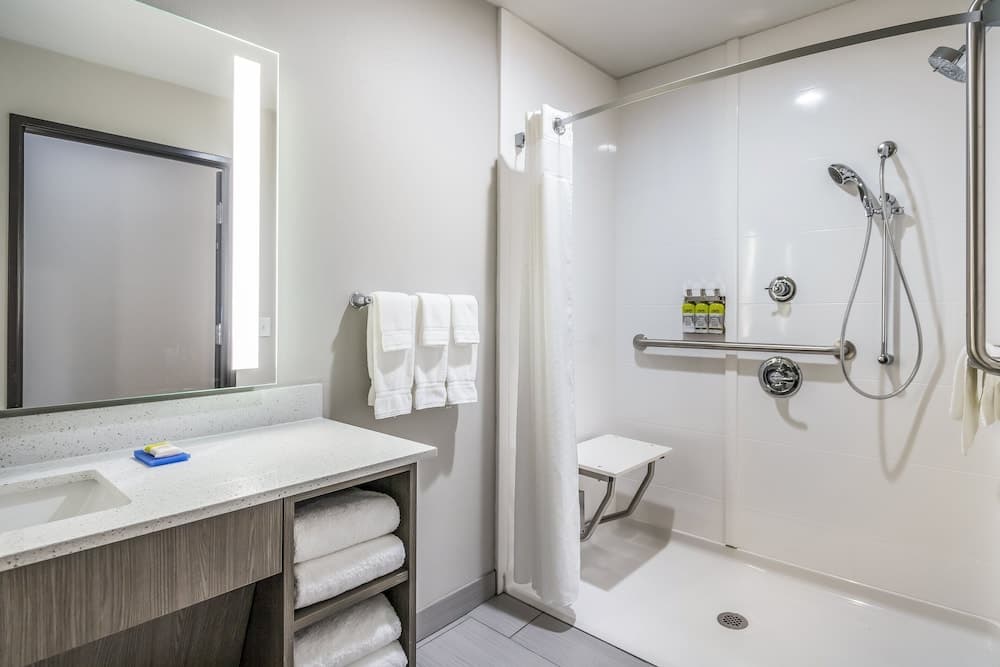 Holiday Inn Express & Suites Tulsa East - Catoosa by IHG
