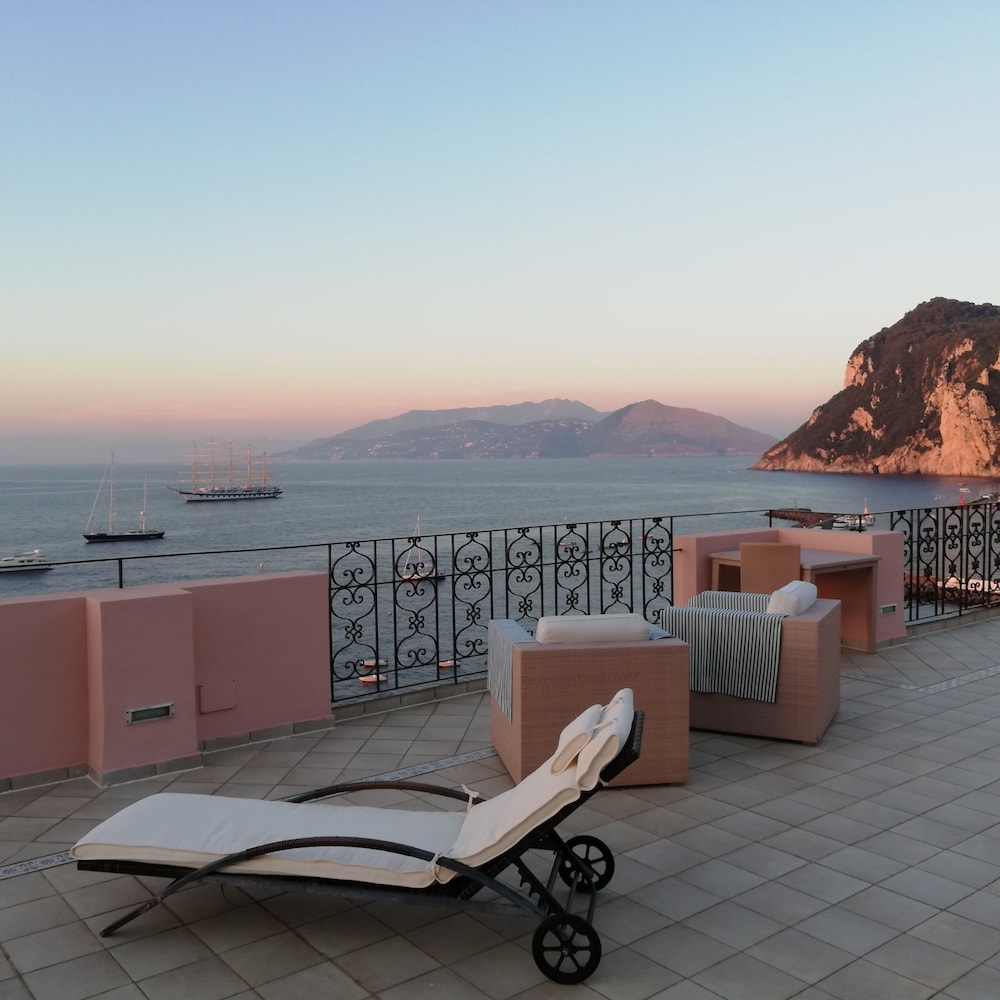 Capri Inn