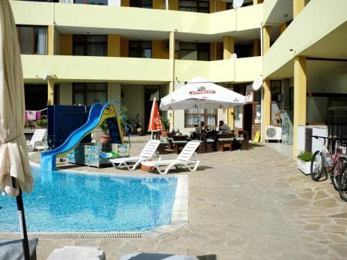 Petio aparthotel