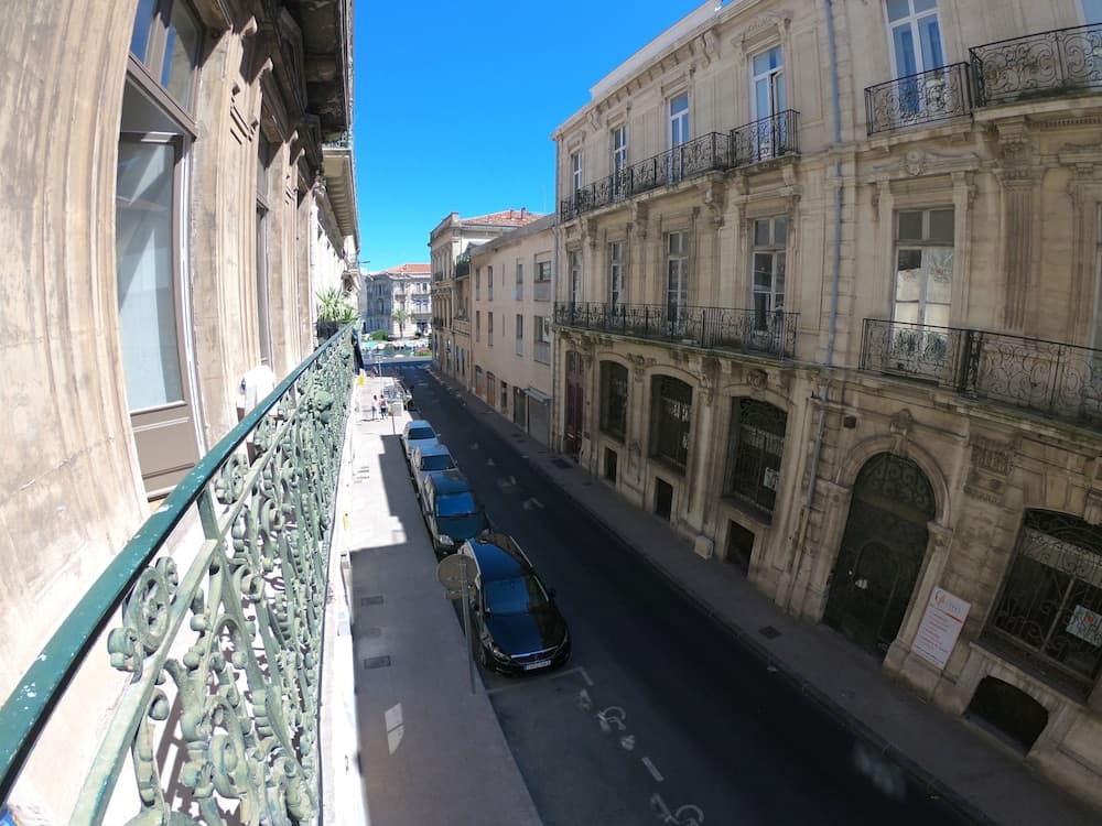 Georges Hostel & Café