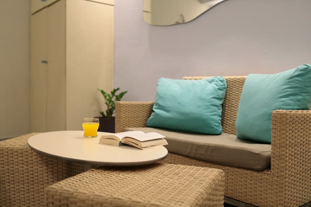 Al Mare Studios & Rooms