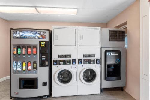 Econo Lodge Cranston - Providence