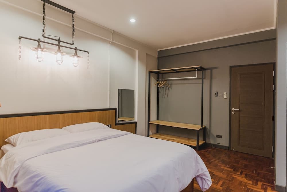 No. 17 Hostel
