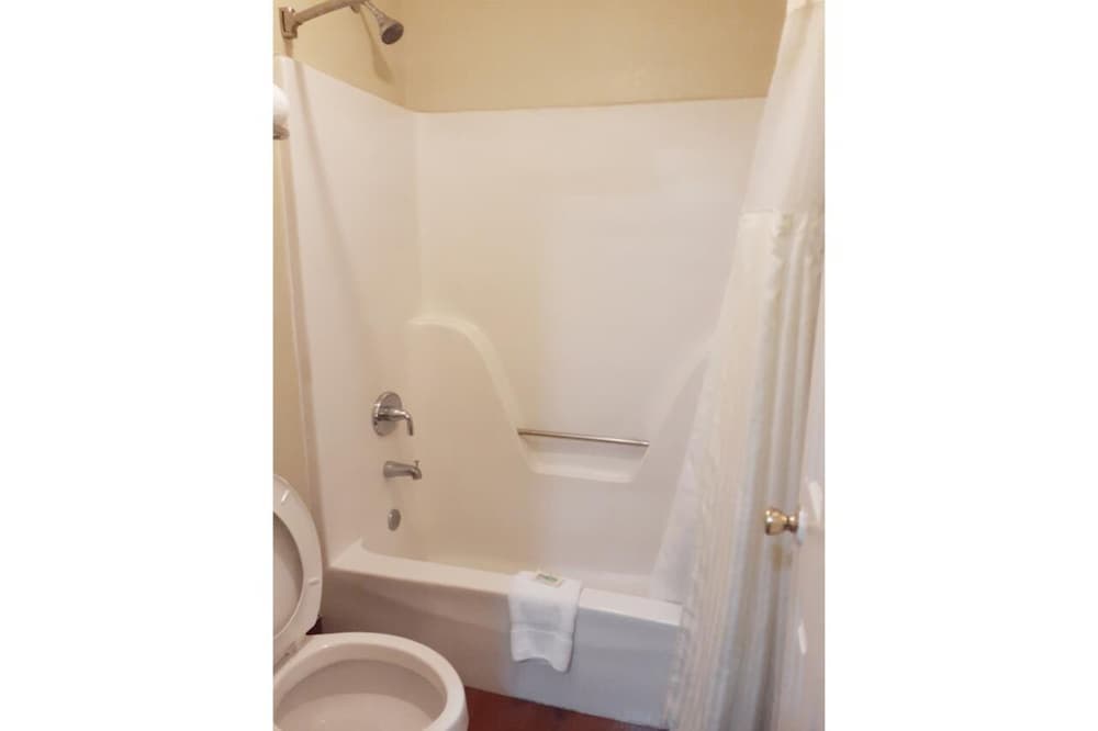 Savannah Garden Hotel