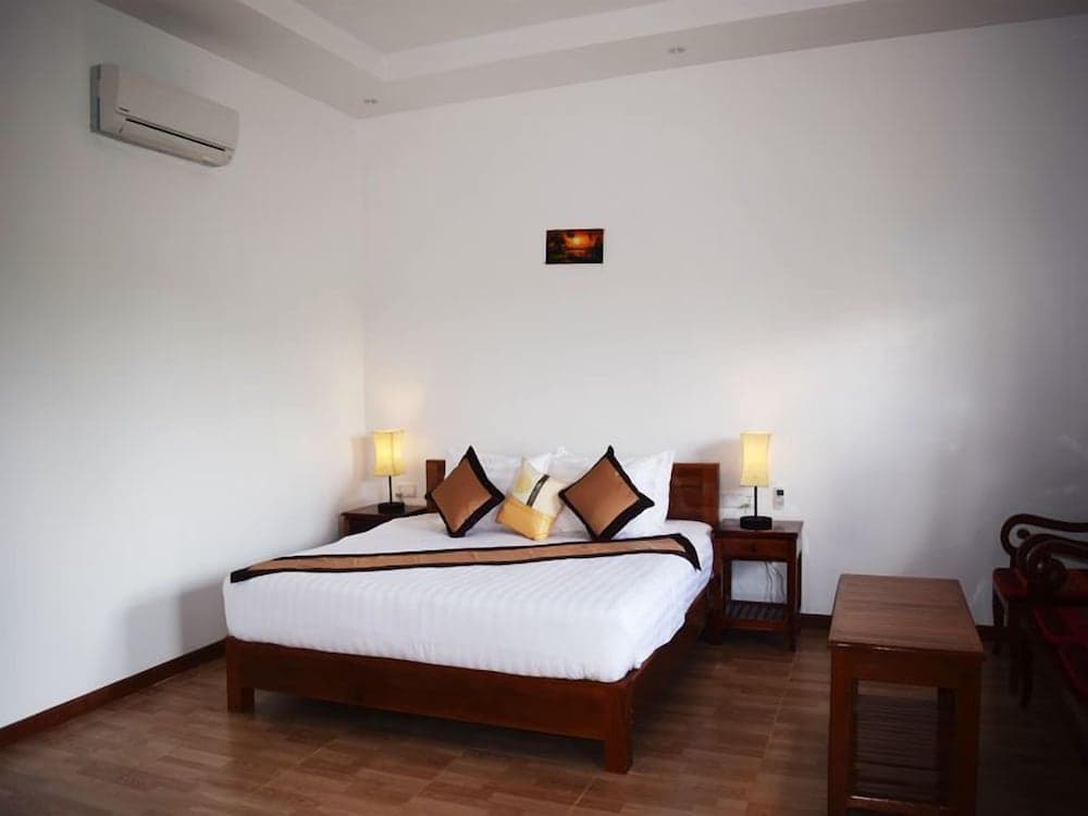 New Riverside Hotel