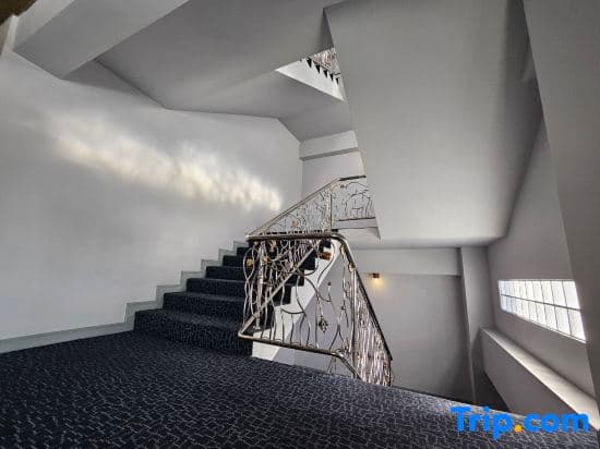Paramount Palace Hotel Dannok