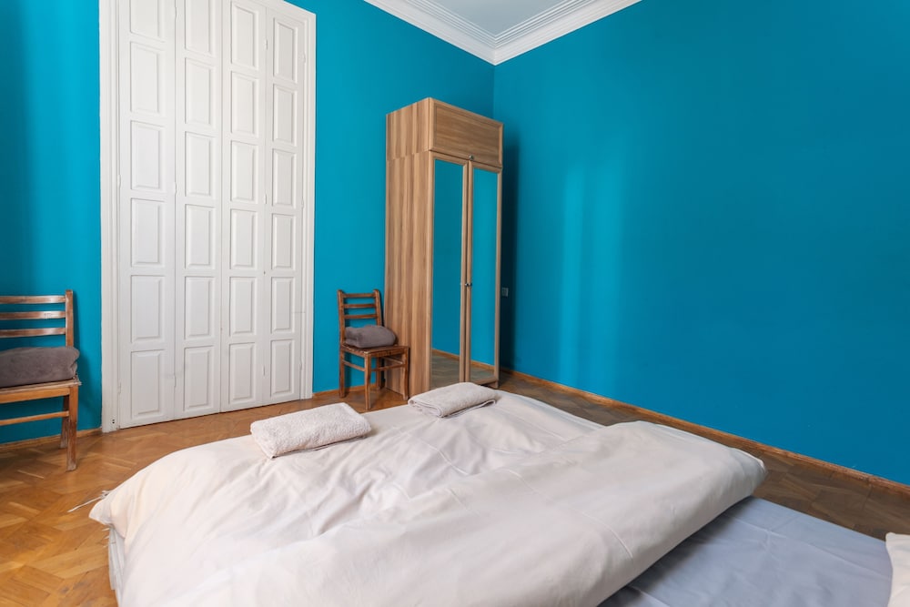 M42 Hostel