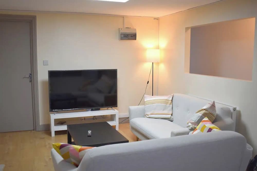 Pleasant Apartment in near Birmingham City Center
