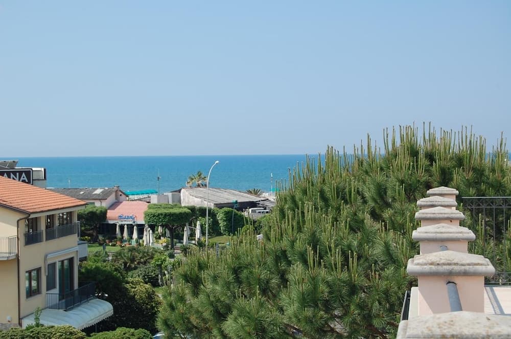 Riviera Residence