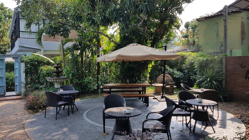 Boon Hostel & Cafe