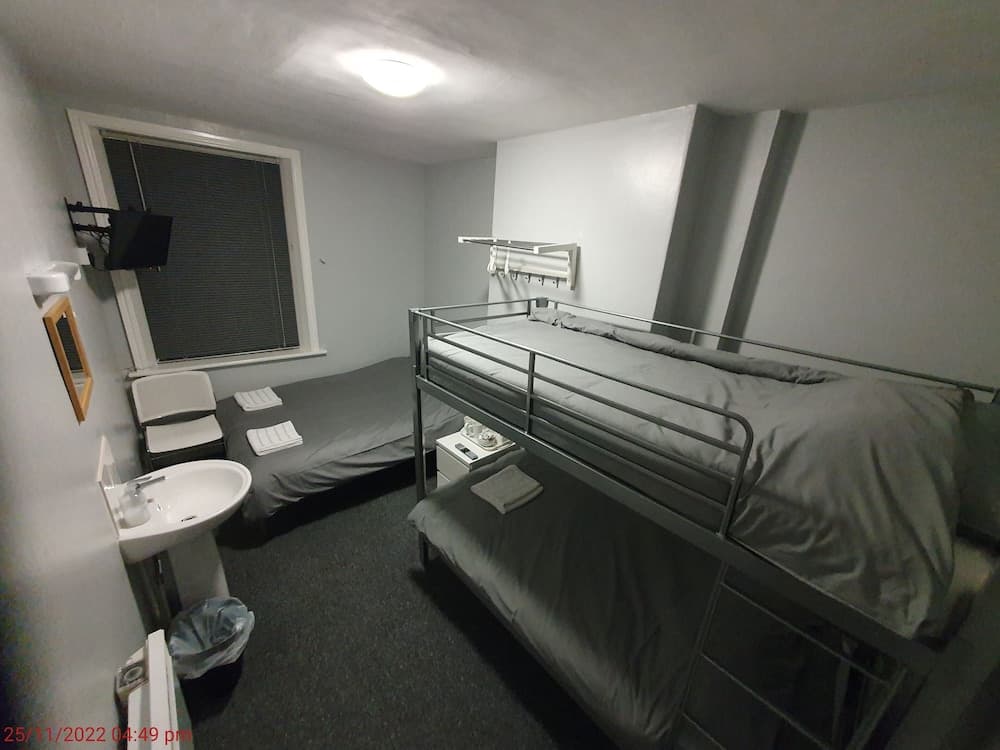 Blackpool North Close to Station - With Free Car Parking