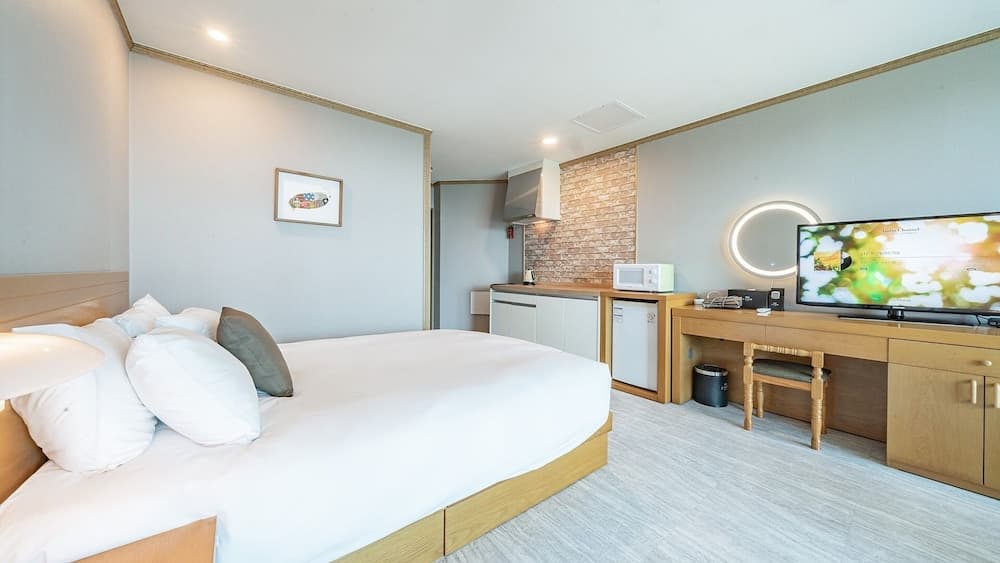 J View Hotel