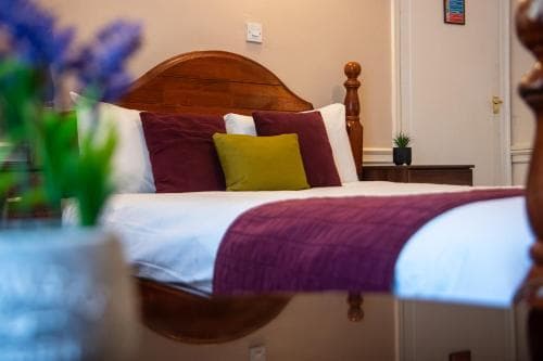 Adelphi Hotel
