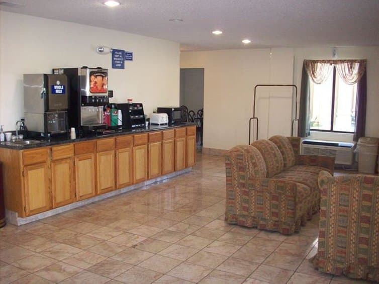 Bradbury Inn & Suites