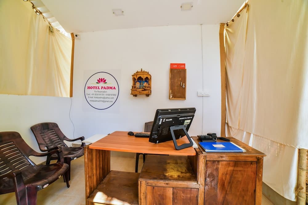 OYO 30548 Padma Cottages
