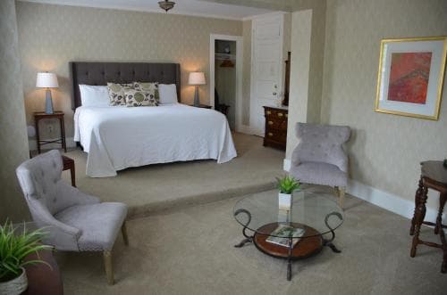 Maplewood Hotel