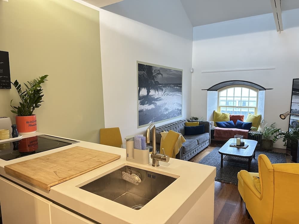 RWY Suite48 Luxury Suite with optional parking