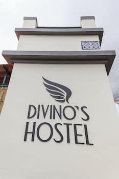 Divino's Hostel