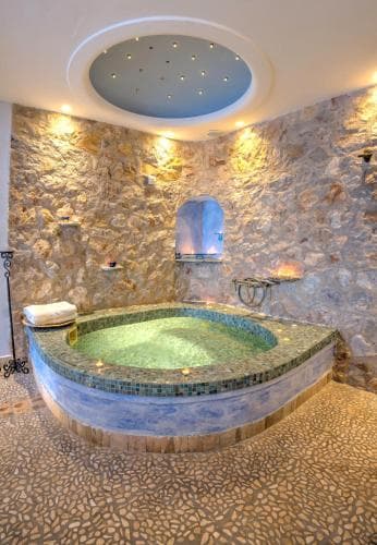 Astarte Suites