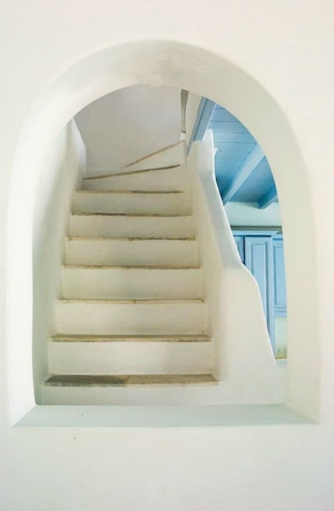 Adonis Villa