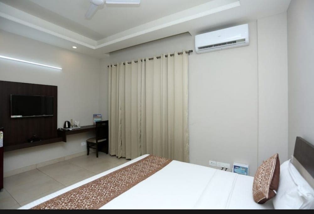 AAN HOTEL